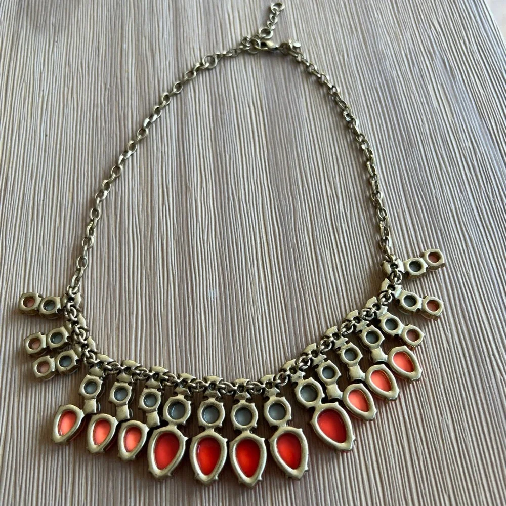 J Crew Gem Statement Necklace Coral Gray Crystal Gold Tone - Picture 7 of 8